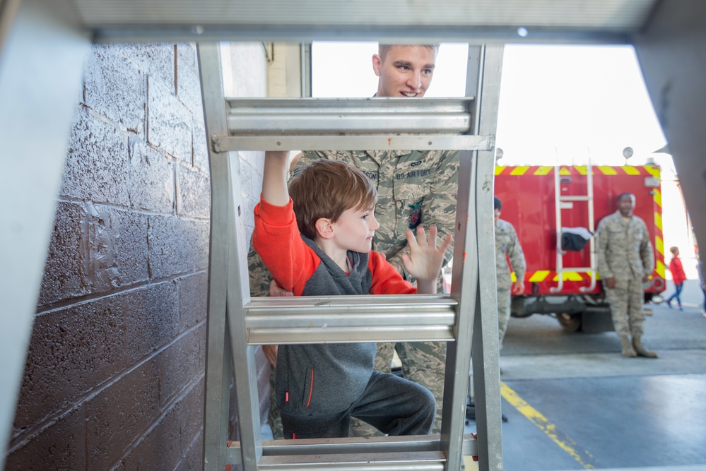 Fire Prevention Week: Belgian childs visit Fire Station