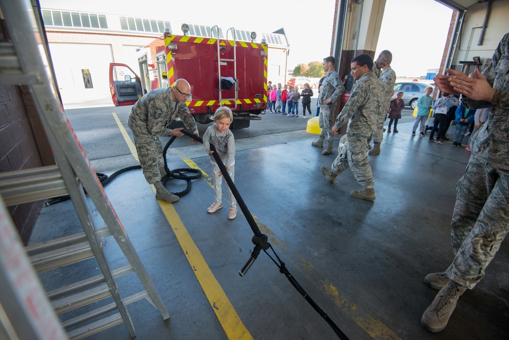 Fire Prevention Week: Belgian childs visit Fire Station