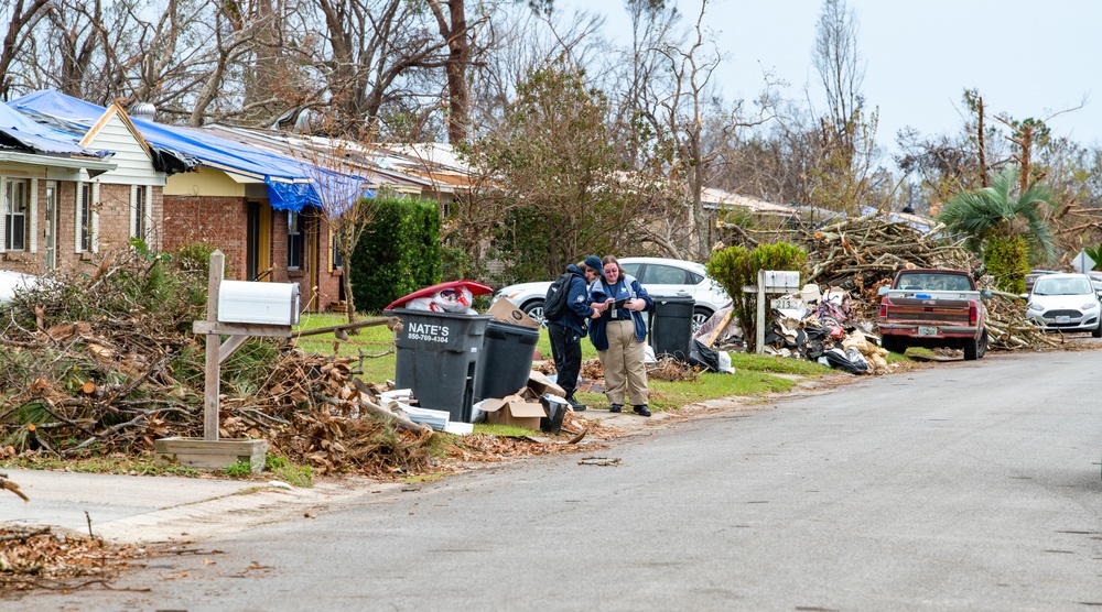 DSA Teams Help Residents Register For Aid