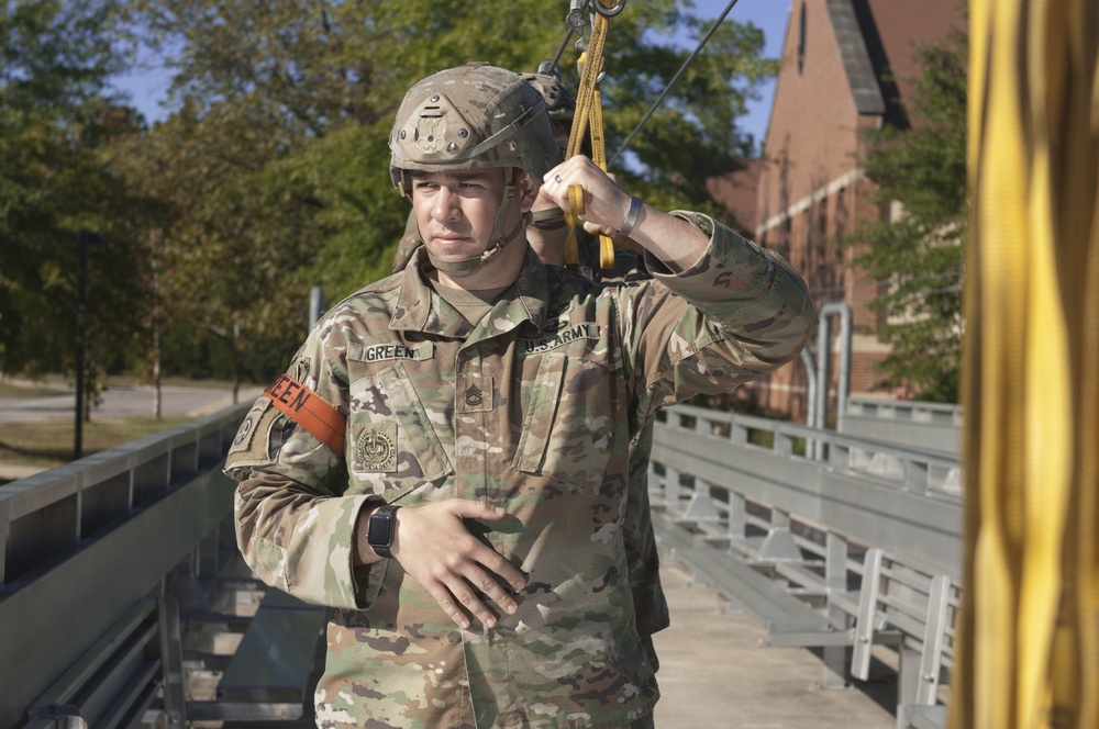 503rd Military Police Battalion conducts pre-jump demonstration