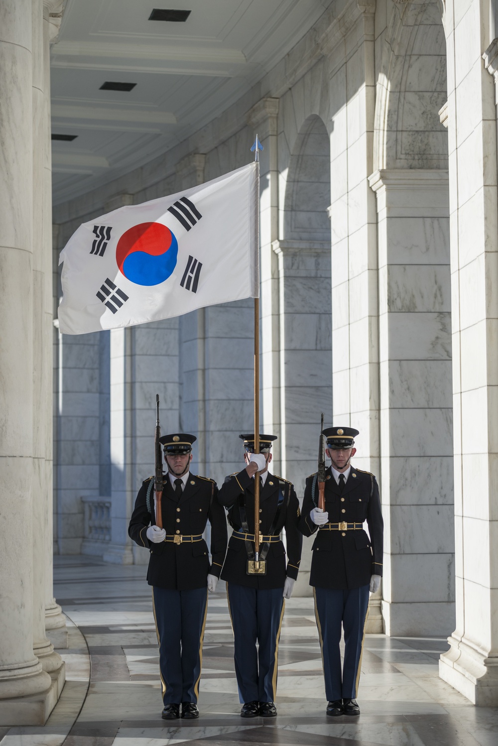 Chairman of the Republic of Korea Joint Chiefs of Staff Gen. Park Hanki Participates in an Armed Forces Full Honors Wreath-Laying Ceremony at the Tomb of the Unknown Soldier