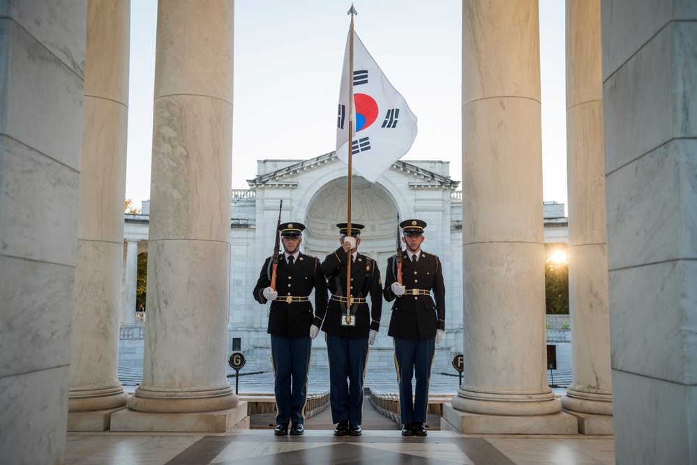 Chairman of the Republic of Korea Joint Chiefs of Staff Gen. Park Hanki Participates in an Armed Forces Full Honors Wreath-Laying Ceremony at the Tomb of the Unknown Soldier