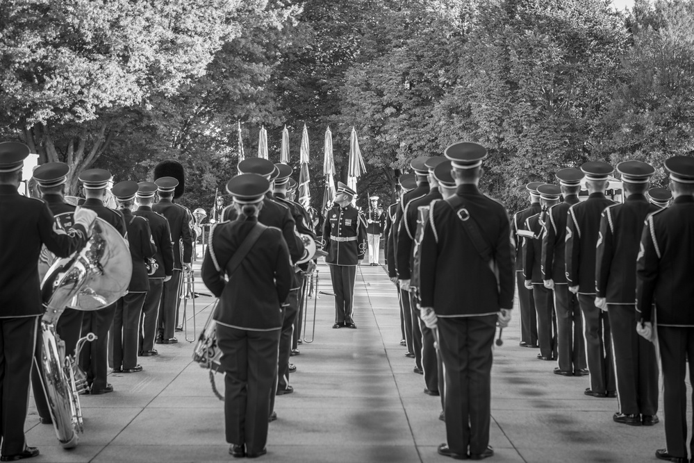 Chairman of the Republic of Korea Joint Chiefs of Staff Gen. Park Hanki Participates in an Armed Forces Full Honors Wreath-Laying Ceremony at the Tomb of the Unknown Soldier