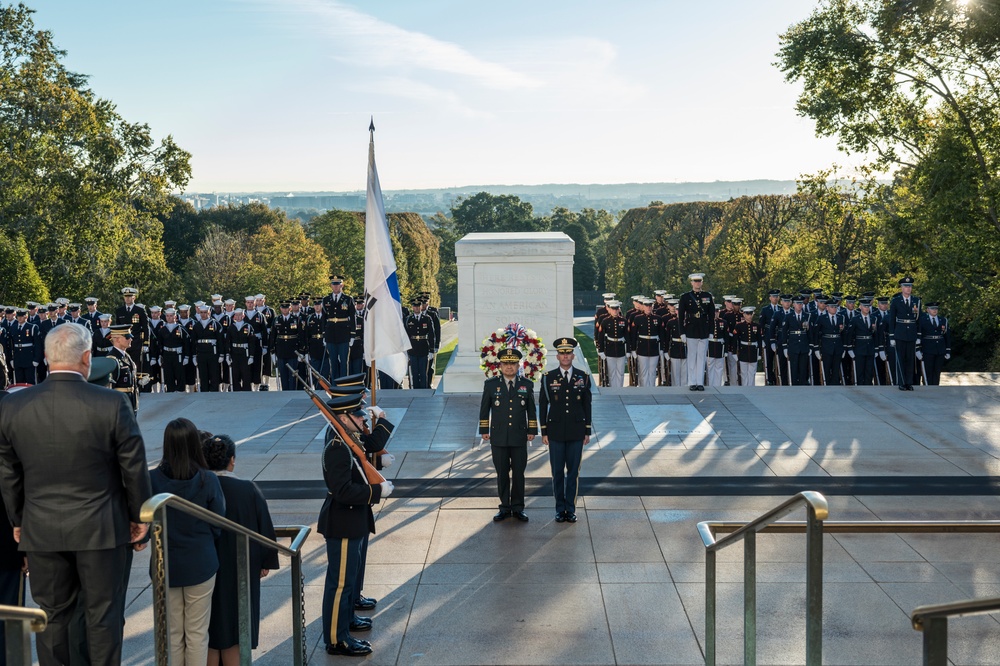 Chairman of the Republic of Korea Joint Chiefs of Staff Gen. Park Hanki Participates in an Armed Forces Full Honors Wreath-Laying Ceremony at the Tomb of the Unknown Soldier