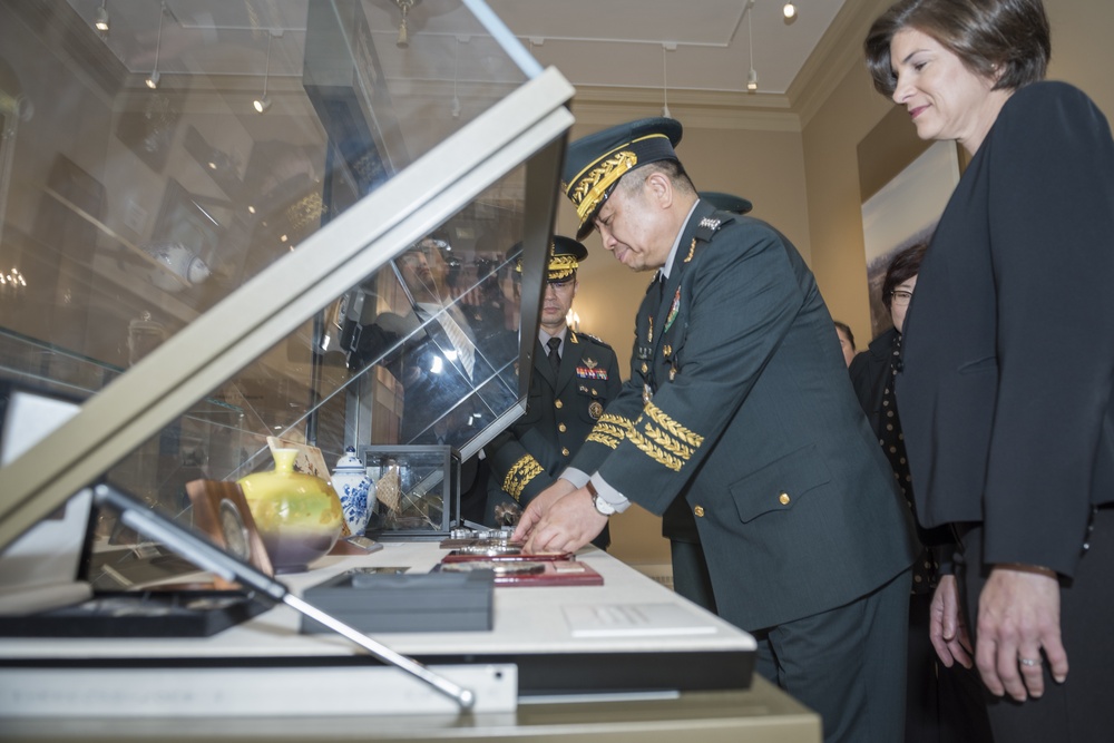 Chairman of the Republic of Korea Joint Chiefs of Staff Gen. Park Hanki Participates in an Armed Forces Full Honors Wreath-Laying Ceremony at the Tomb of the Unknown Soldier