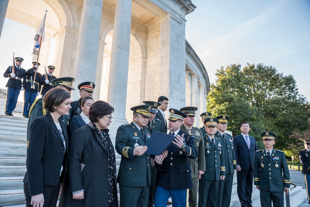 Chairman of the Republic of Korea Joint Chiefs of Staff Gen. Park Hanki Participates in an Armed Forces Full Honors Wreath-Laying Ceremony at the Tomb of the Unknown Soldier