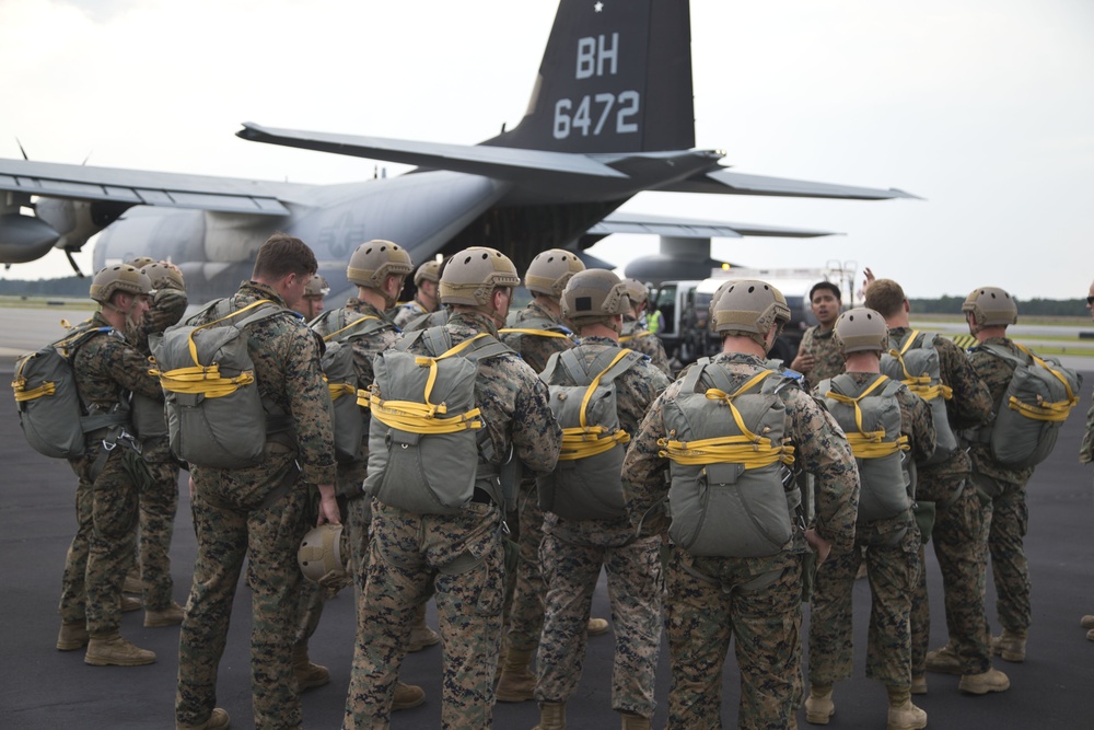 22nd MEU MRF Static/Freefall Jumps