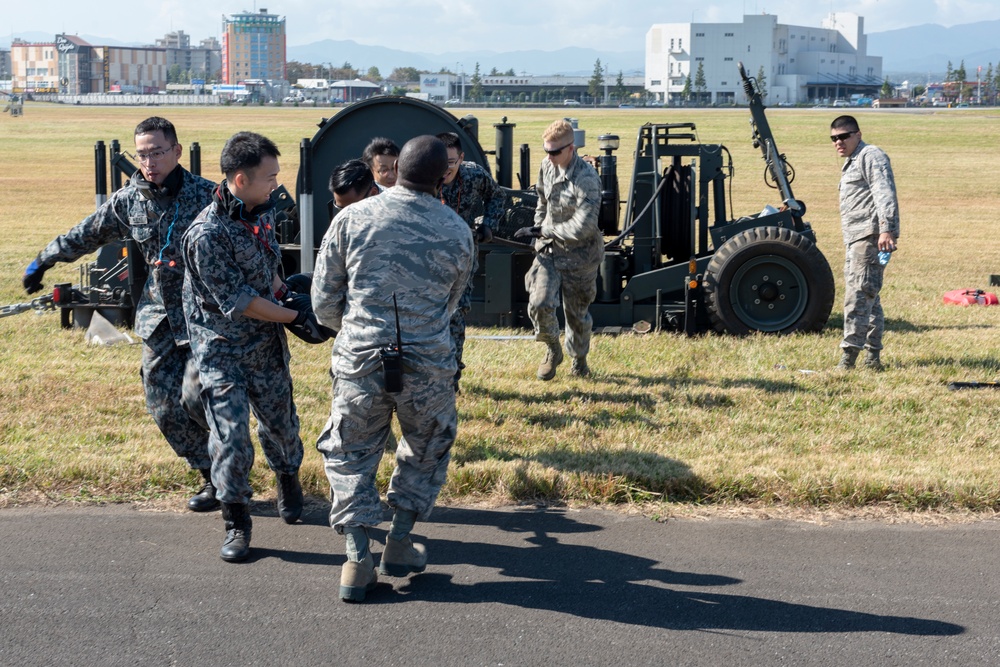 374th CES, Koku Jietai team up for bilateral training