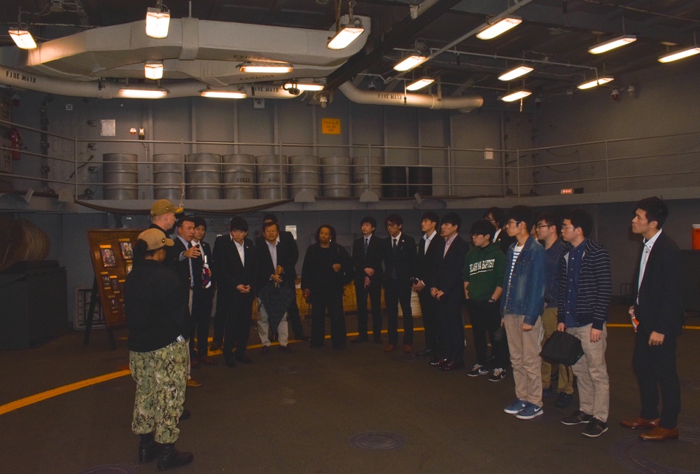 Fukuoka University Students visit USS Germantown