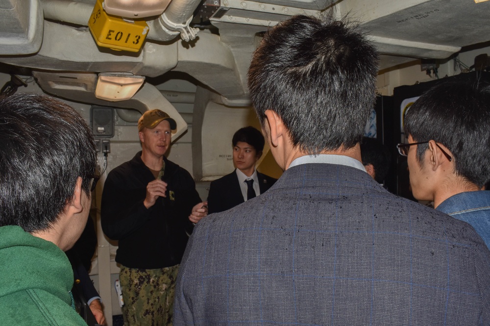 Fukuoka University Students visit USS Germantown