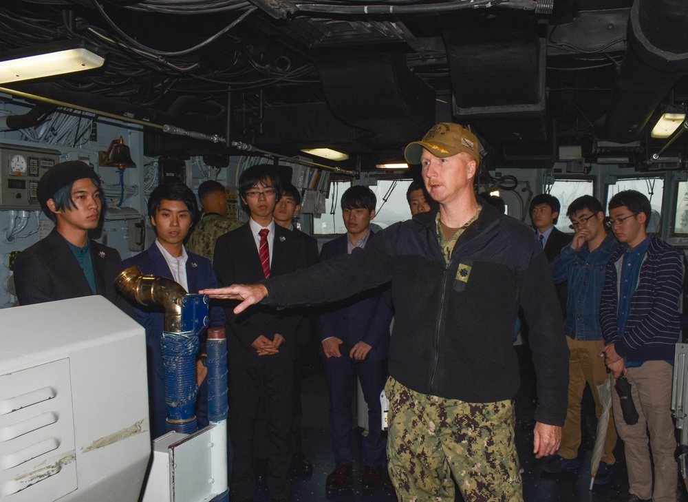 Fukuoka University Students visit USS Germantown