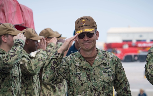 Vice Adm. Scott Stearney visits USS Jason Dunham (DDG 109)