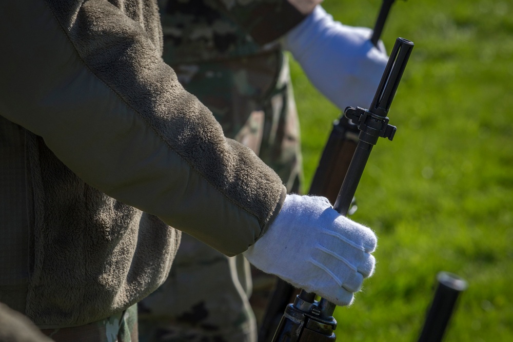 NJNG Honor Guard practices six-Soldier funeral detail