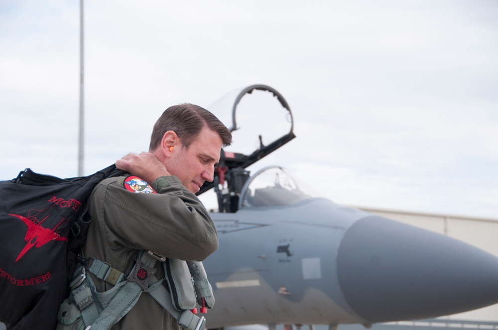 Lieutenant Colonel Jeffrey &quot;Monty&quot; Beckel Completes Fini Flight