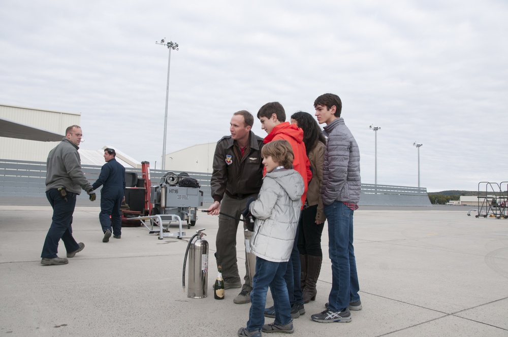 Lieutenant Colonel Jeffrey &quot;Monty&quot; Beckel Completes Fini Flight