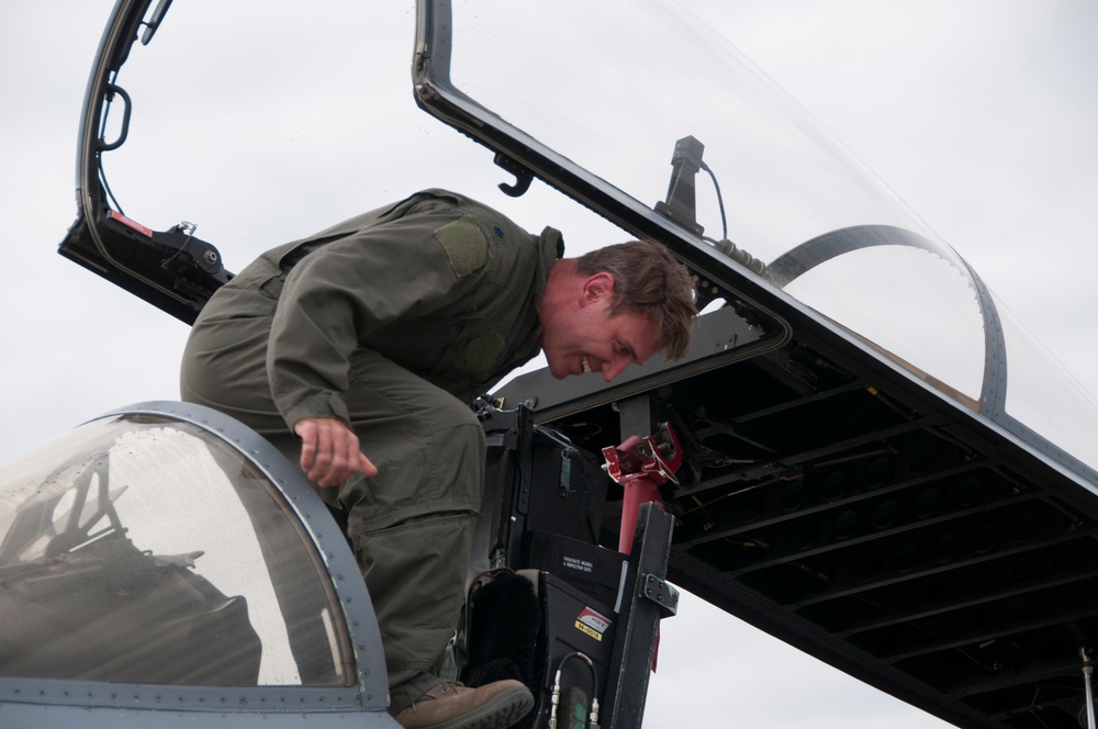 Lieutenant Colonel Jeffrey &quot;Monty&quot; Beckel Completes Fini Flight