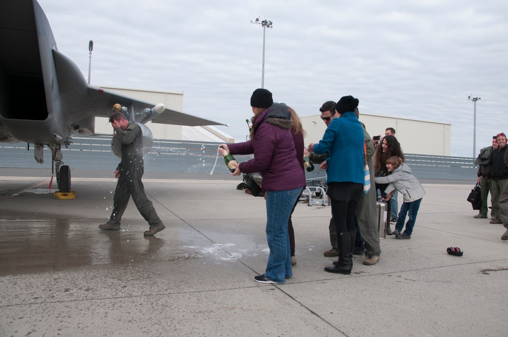 Lieutenant Colonel Jeffrey &quot;Monty&quot; Beckel Completes Fini Flight