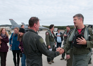 Lieutenant Colonel Jeffrey &quot;Monty&quot; Beckel Completes Fini Flight