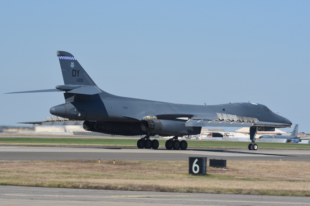 B-1B 86-0109 arrives at Tinker AFB for overhaul after ferry from Midland, Texas