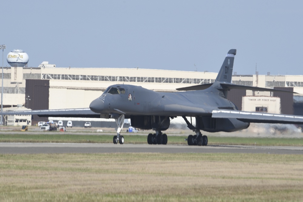 B-1B 86-0109 arrives at Tinker AFB for overhaul after ferry from Midland, Texas