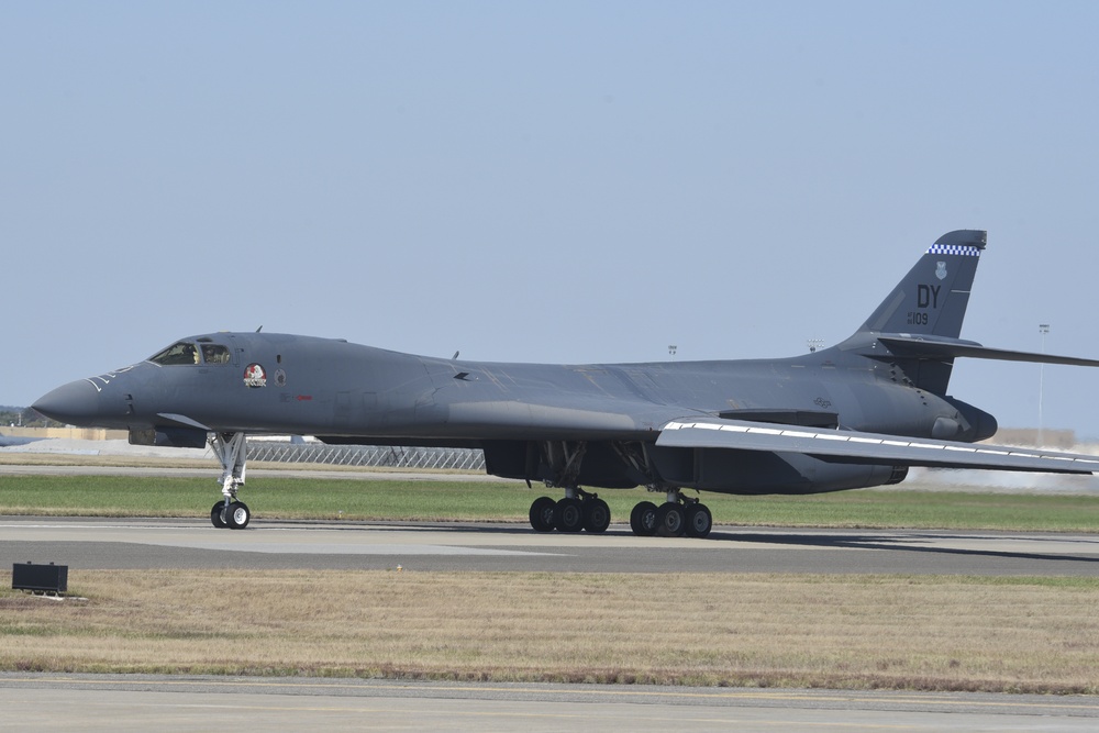 B-1B 86-0109 arrives at Tinker AFB for overhaul after ferry from Midland, Texas