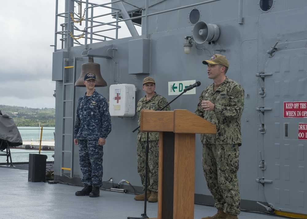 USS Frank Cable Holds Change of Command Ceremony