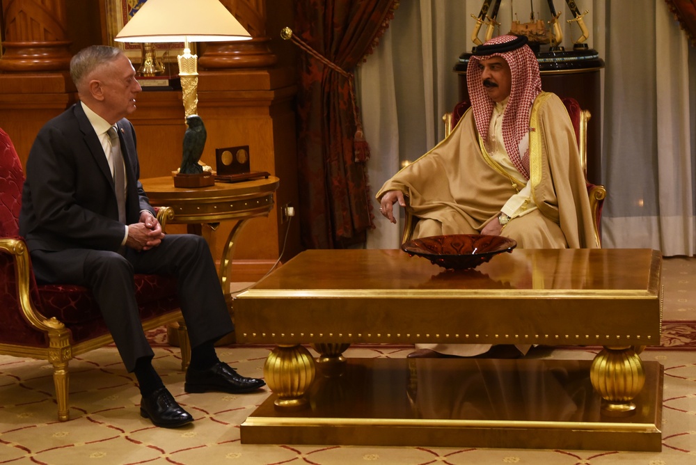 Mattis Meets with Bahrain’s King
