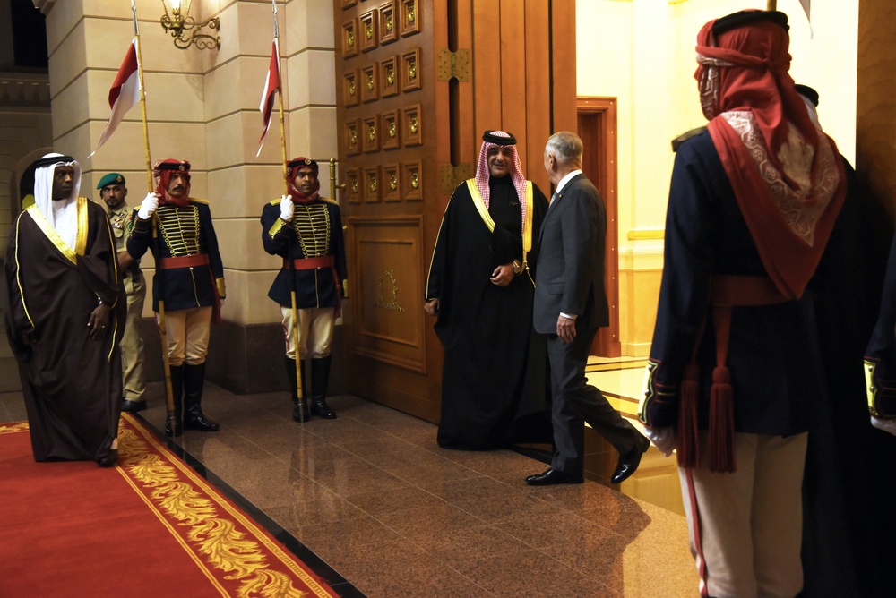 Mattis Meets with Bahrain’s King