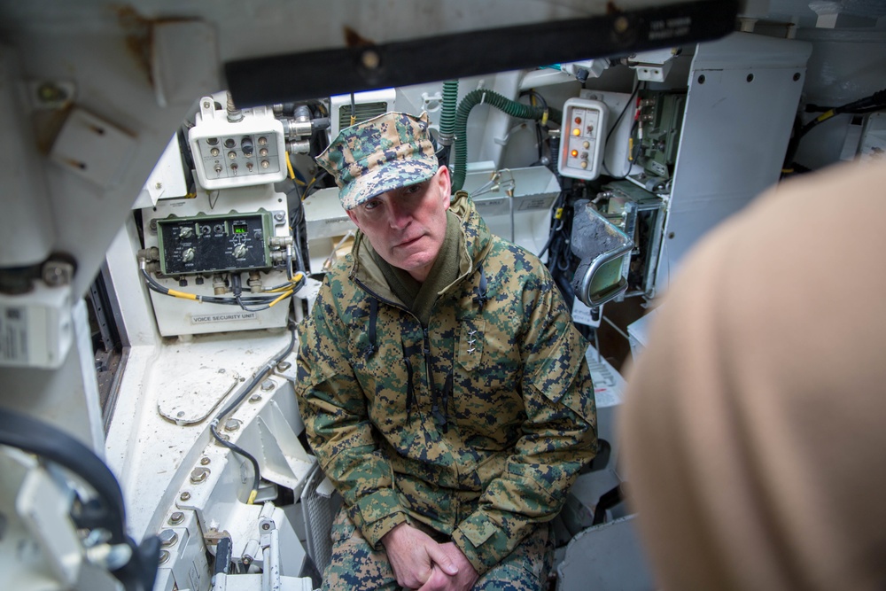Lt. Gen. Mark A. Brilakis meets with 2nd Marine Division Marines in Norway