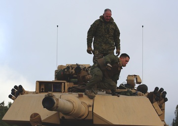 Trident Juncture 18 - Lt. Gen. Mark A. Brilakis visits 2nd MarDiv Marines in Norway