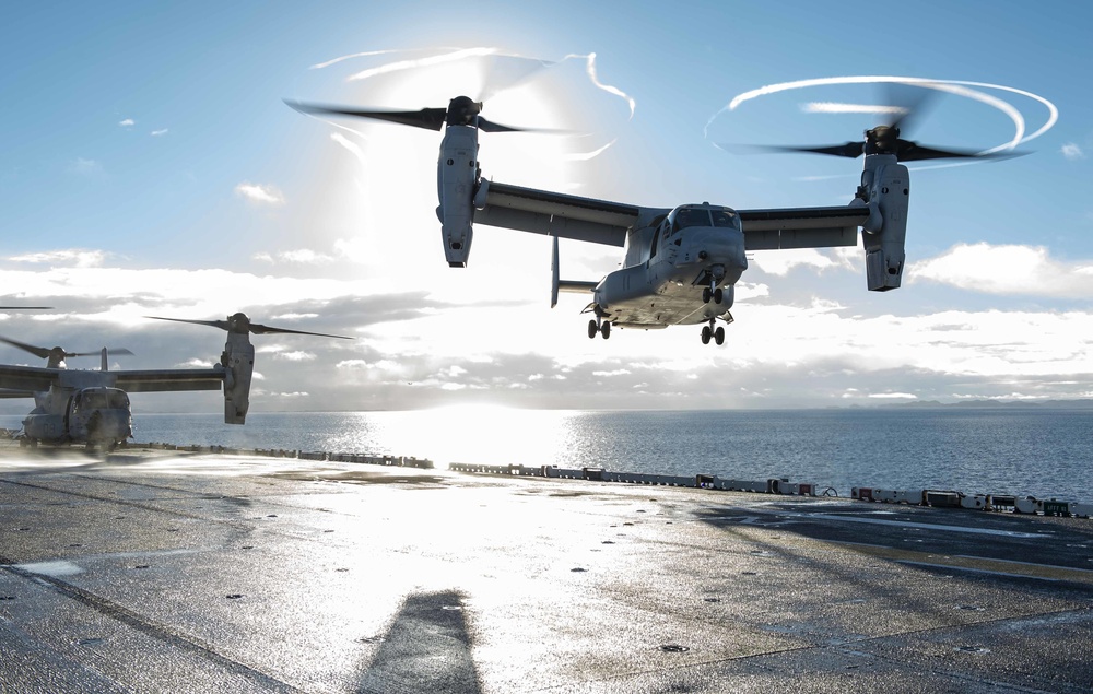 Osprey lands on USS Iwo Jima (LHD 7)