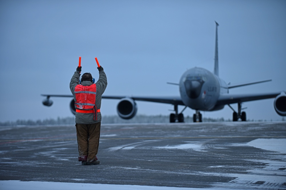 A Bloody Hundredth KC-135 refuels Finnish, Canadian F-18s for Exercise Trident Juncture 18