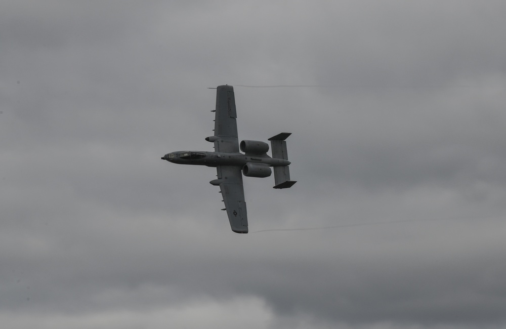 Hurlburt Field hosts aerial demonstration for recent MOH recipient