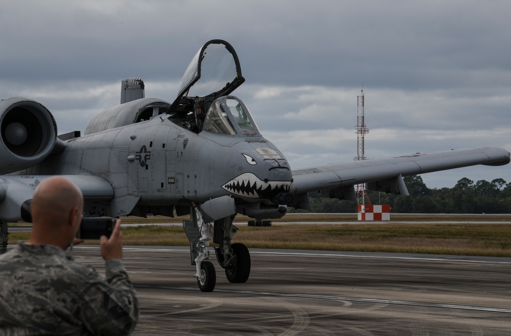 Hurlburt Field hosts aerial demonstration for recent MOH recipient