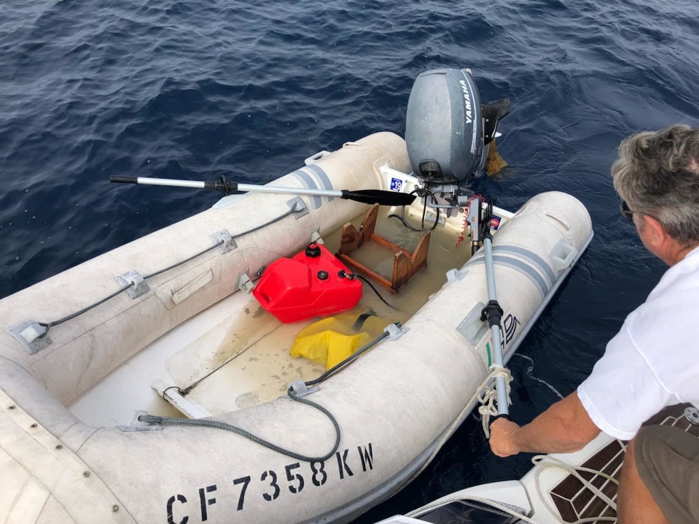 Coast Guard responds to unmanned adrift dingy near Point Vincente