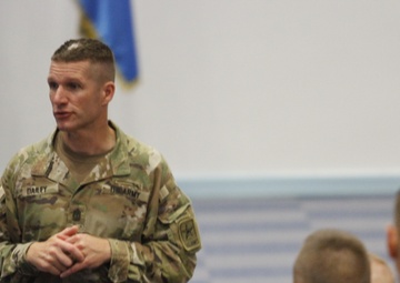 Sergeant Major of the Army visits America’s Thunder