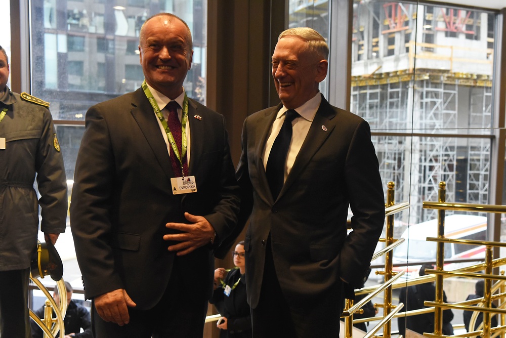 Mattis Meets in Prague with Slovakia's Minister of Defense