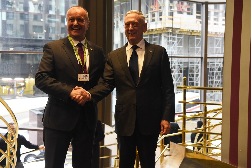 Mattis Meets in Prague with Slovakia's Minister of Defense