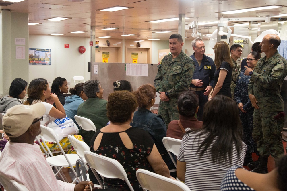 Ecuadorian Army Brig. Gen. Franklin Gustavo Acosta Visits Comfort