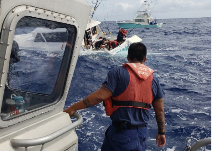 Coast Guard responds sinking vessel off Oahu
