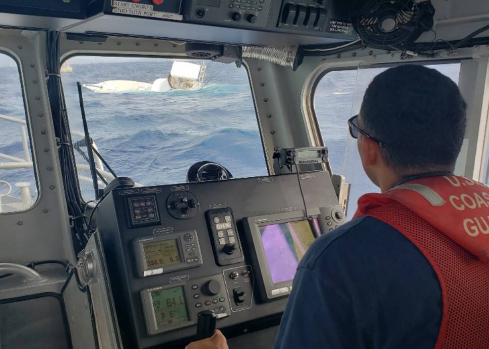 Coast Guard responds to sinking vessel off Oahu