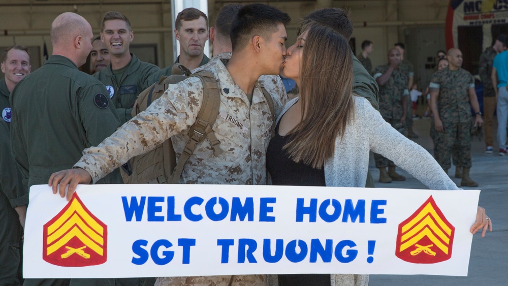 VMM-164 returns from deployment, reunite with loved ones