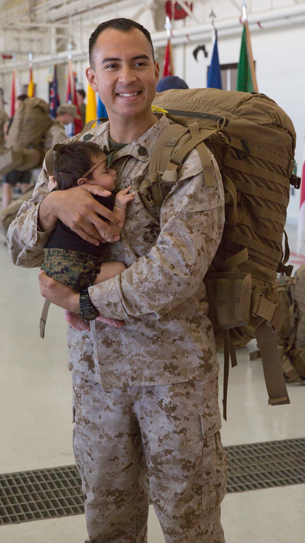 VMM-164 returns from deployment, reunite with loved ones