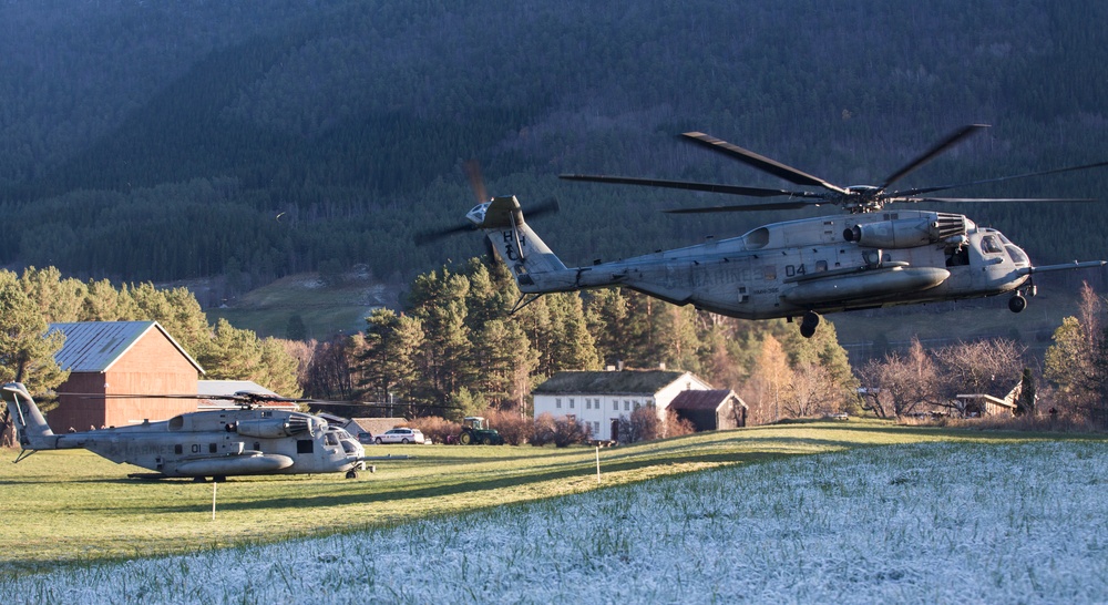 Amphibious landing in Alvund, Norway (Trident Juncture 18)