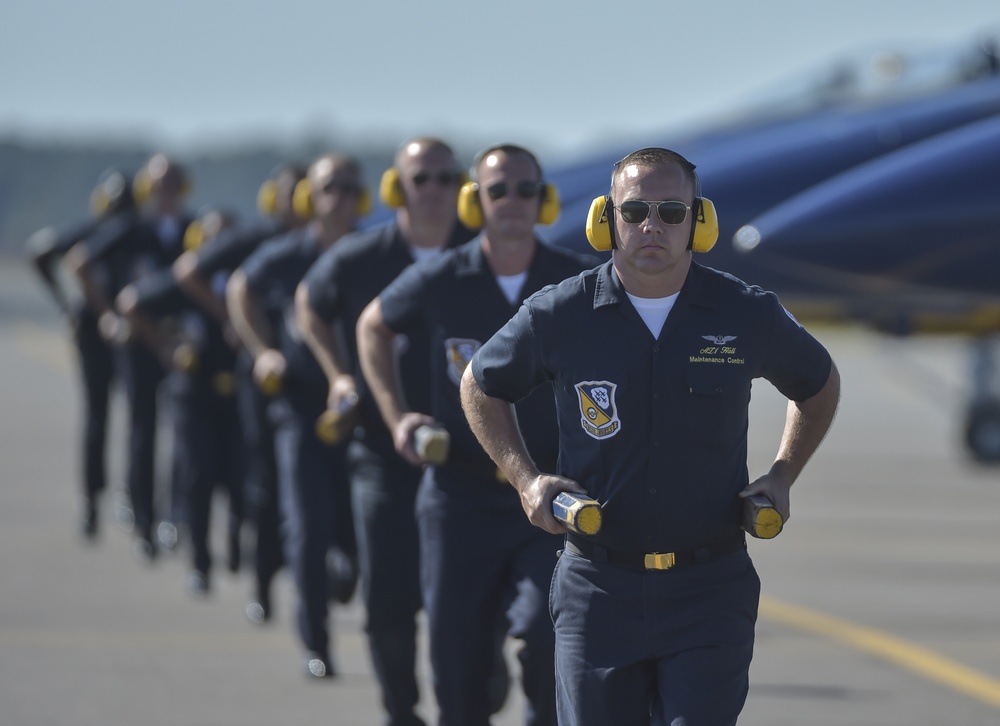 DVIDS Images Blue Angels Fly Over Jacksonville [Image 6 of 11]