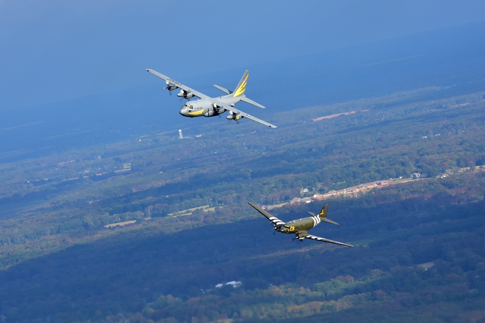 DVIDS Images Thunder Over the Rock Air and Space Show [Image 1 of 10]