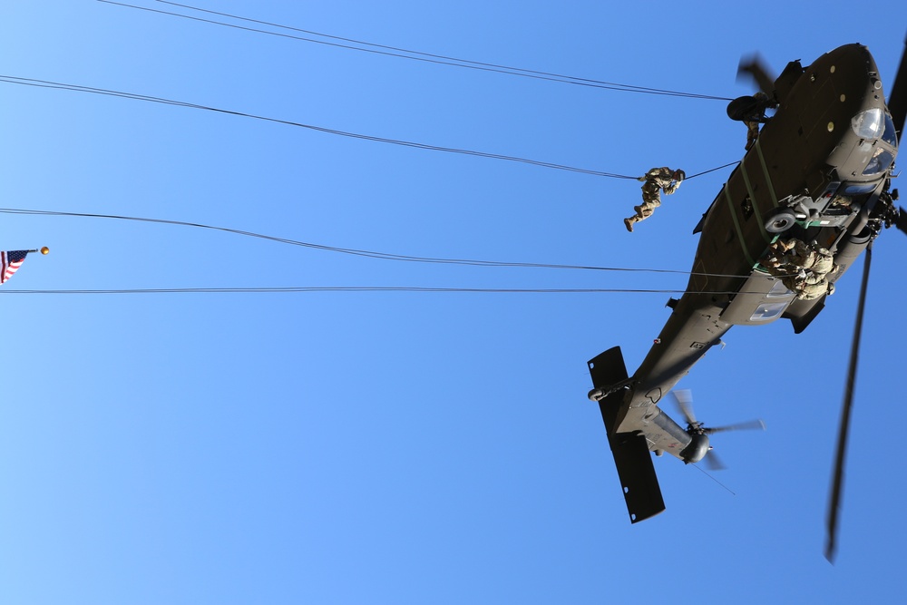 Fort Bliss Soldiers graduate Air Assault Course