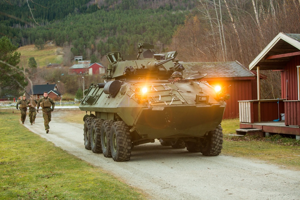 U.S. Marines with 24th Marine Expeditionary Unit, conduct amphibious landing