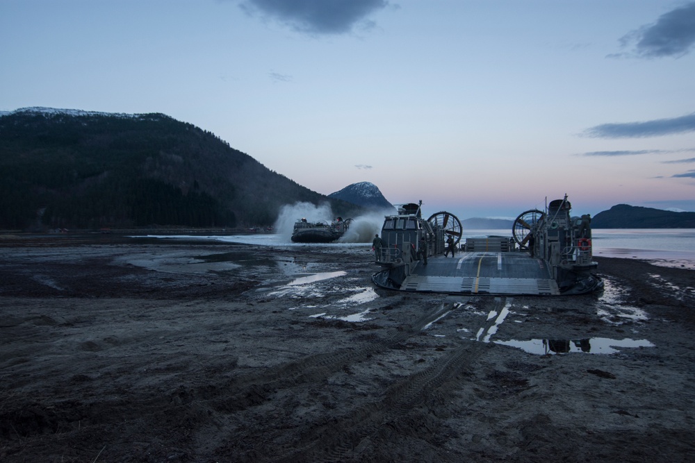Trident Juncture 18- 24th MEU Amphibious Landing, Alvund Norway