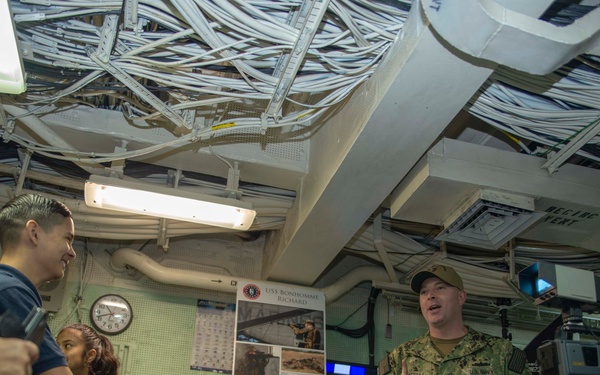 USS Bonhomme Richard Hosts Vista Student Center Charter School